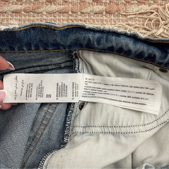 Abercrombie & Fitch CURVE LOVE The 90s Straight Ultra High Rise Jean Size 25 - Picture 11 of 14